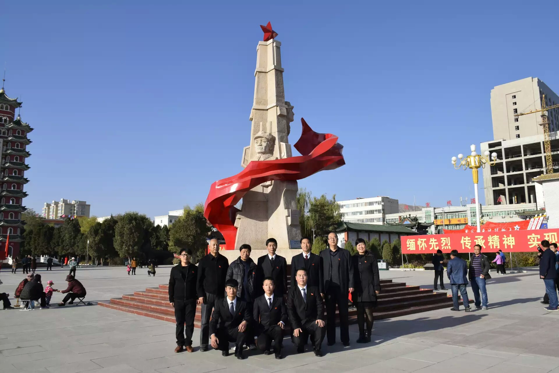 部分党员到会宁红军长征会师园参观学习