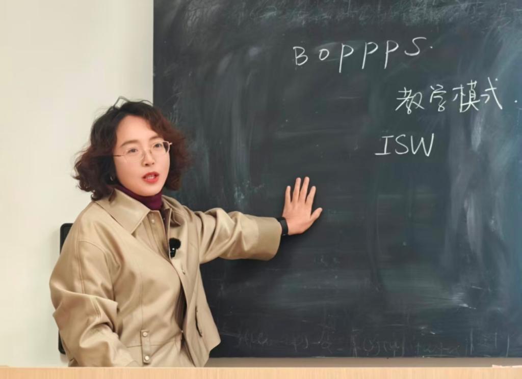 深耕课堂磨课砺教 凝心聚力迎评促建