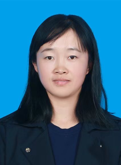 潘芳