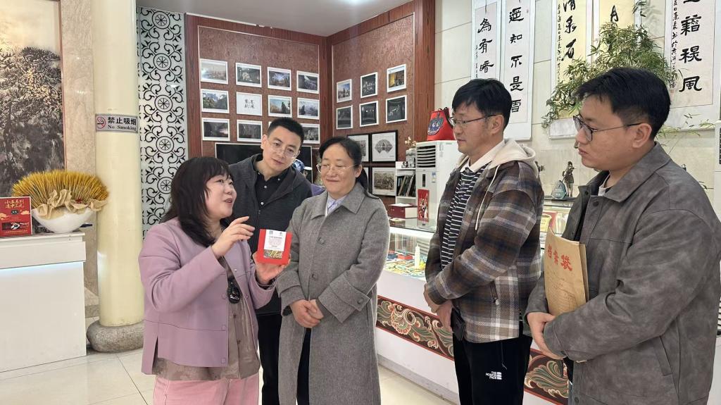 信息科学与工程学院数字媒体技术专业赴甘肃嘉元数字科技有限公司实训基地考察交流